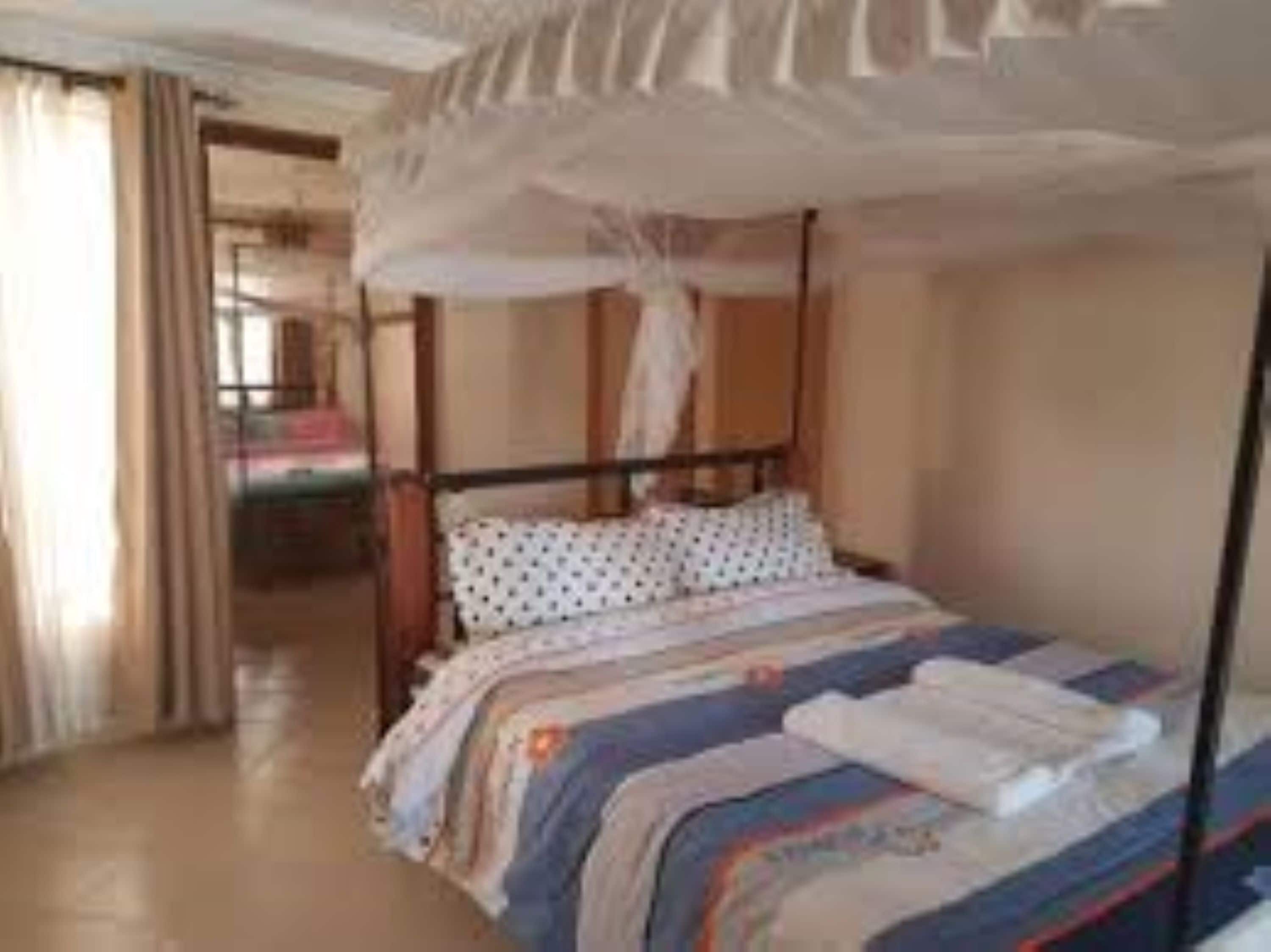 Desk, free WiFi, bed sheets