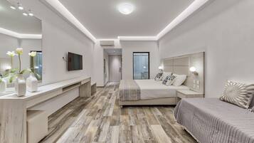 Minibar, desk, free WiFi, bed sheets