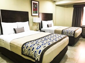 Premium bedding, desk, free WiFi - Millennium Guest House & Suites (Monrovia)