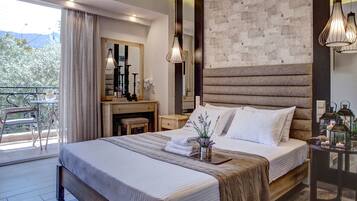 Kamar Double | Brankas dan didekorasi berbeda-beda