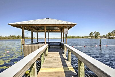 Peaceful Pomona Park Home: 1 Mi to Lake Broward!