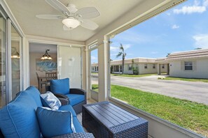 Terrace/patio - Island House Beach Resort V22 (Siesta Key)