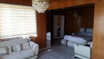 Suite | Minibar, in-room safe, desk, free WiFi