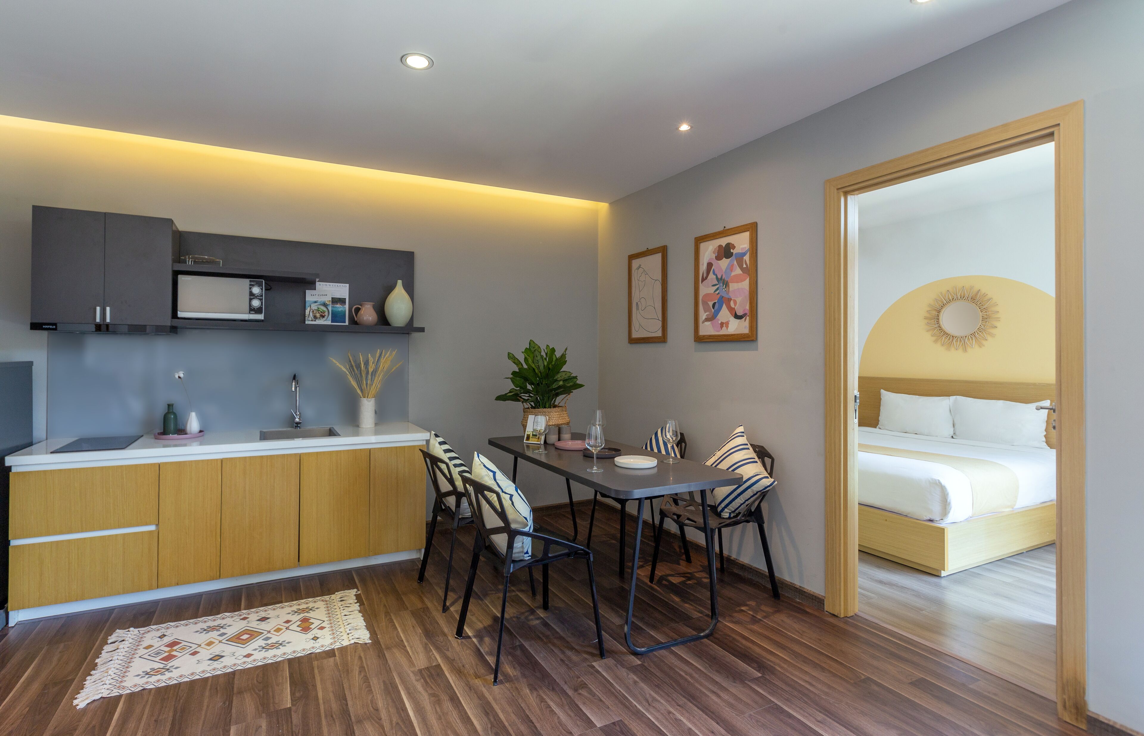 42-inch flat-screen tv with cable channels, tv