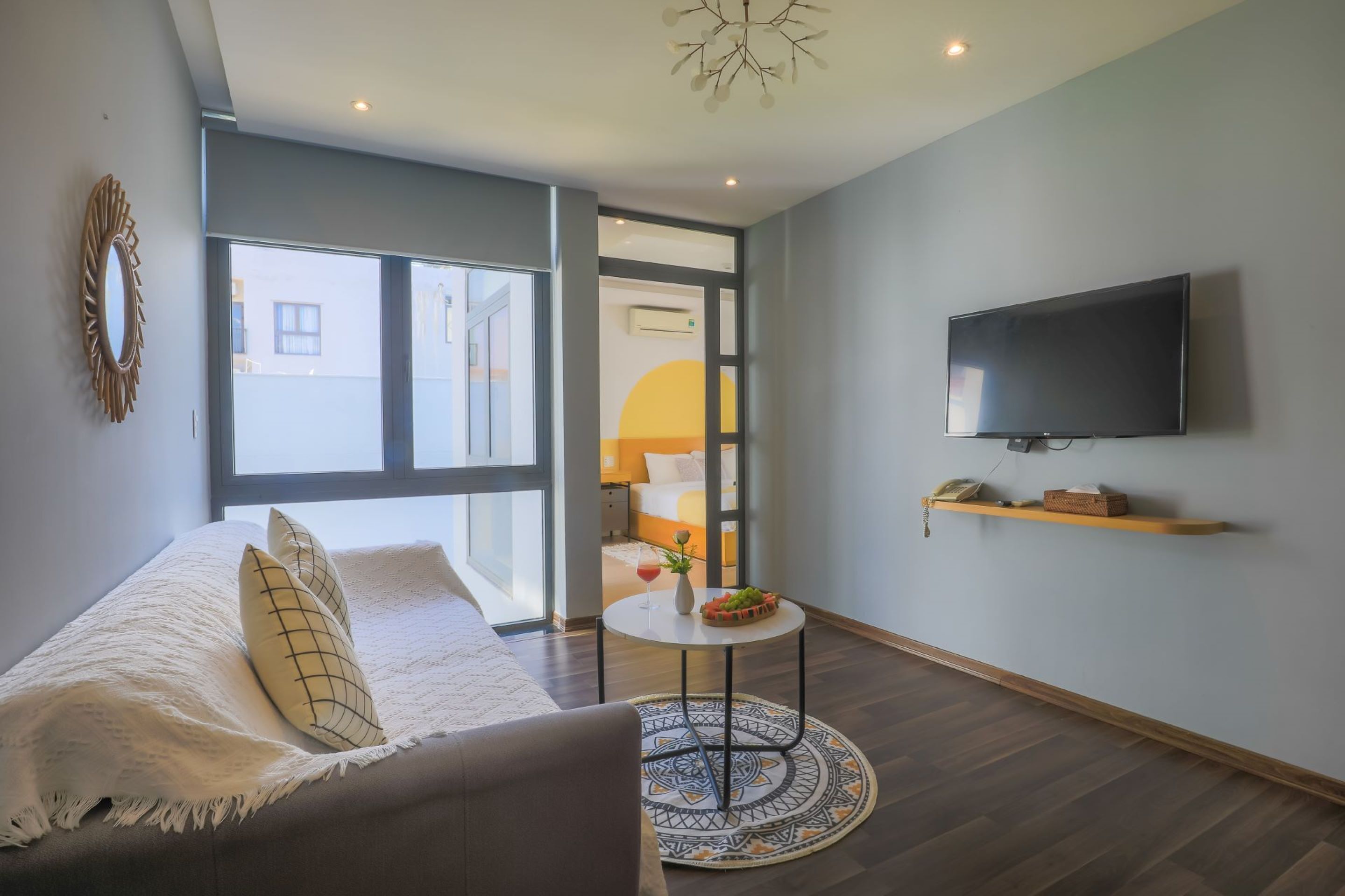 1 bedroom, egyptian cotton sheets, premium bedding, memory-foam beds