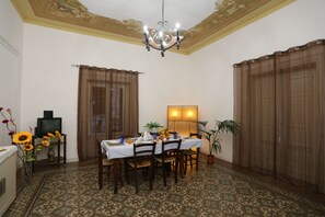 Breakfast area - Rest and Go (Palermo)