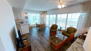 TV - Spectacular Sunset Views from this Comfortable Island Villa on Resort A3111B (Englewood)