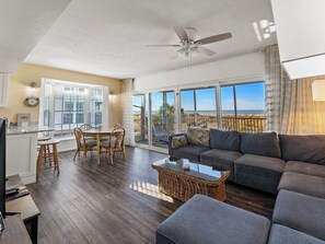 TV - Spectacular Sunset Views from this Comfortable Island Villa on Resort A3111B (Englewood)