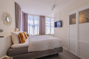 Double Room | Free WiFi, bed sheets - LOT Hotel (Leiden)