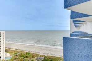 På stranden
