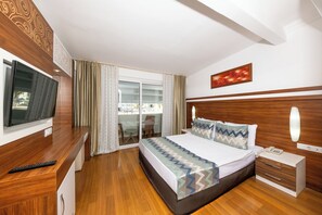 Minibar, in-room safe, free WiFi, bed sheets - Zeyda Kemer Hotel  (Kemer)