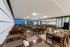 Breakfast, lunch and dinner served - Zeyda Kemer Hotel  (Kemer)