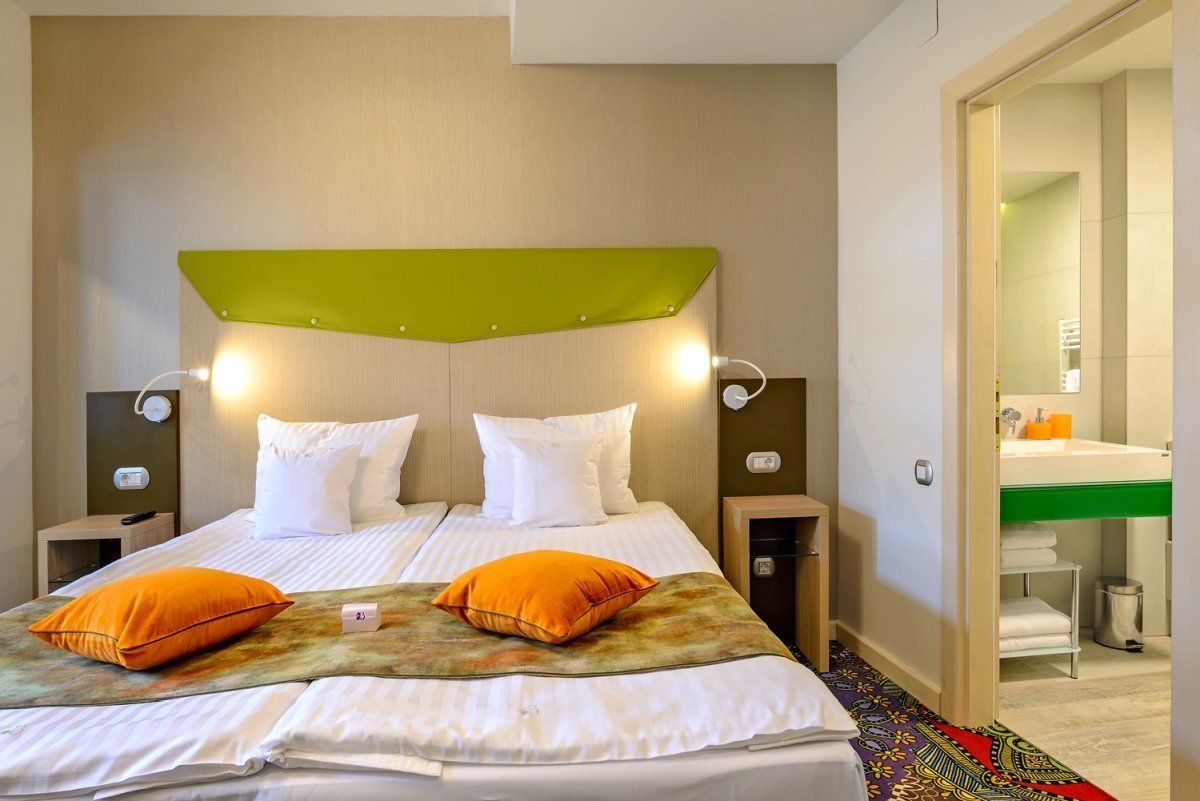 Quarto casal, cozinha americana (Tulipe) | Cofres nos quartos, escrivaninha, quartos à prova de som