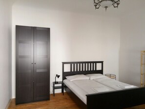 熨斗/熨衣板、免费婴儿床、免费 WiFi