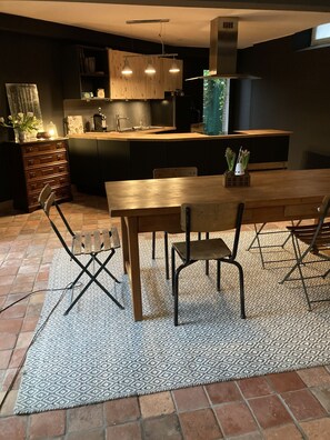 Comfort Cottage | Private kitchen | Fridge, microwave, oven, stovetop - Le Pigeonnier (Croix)