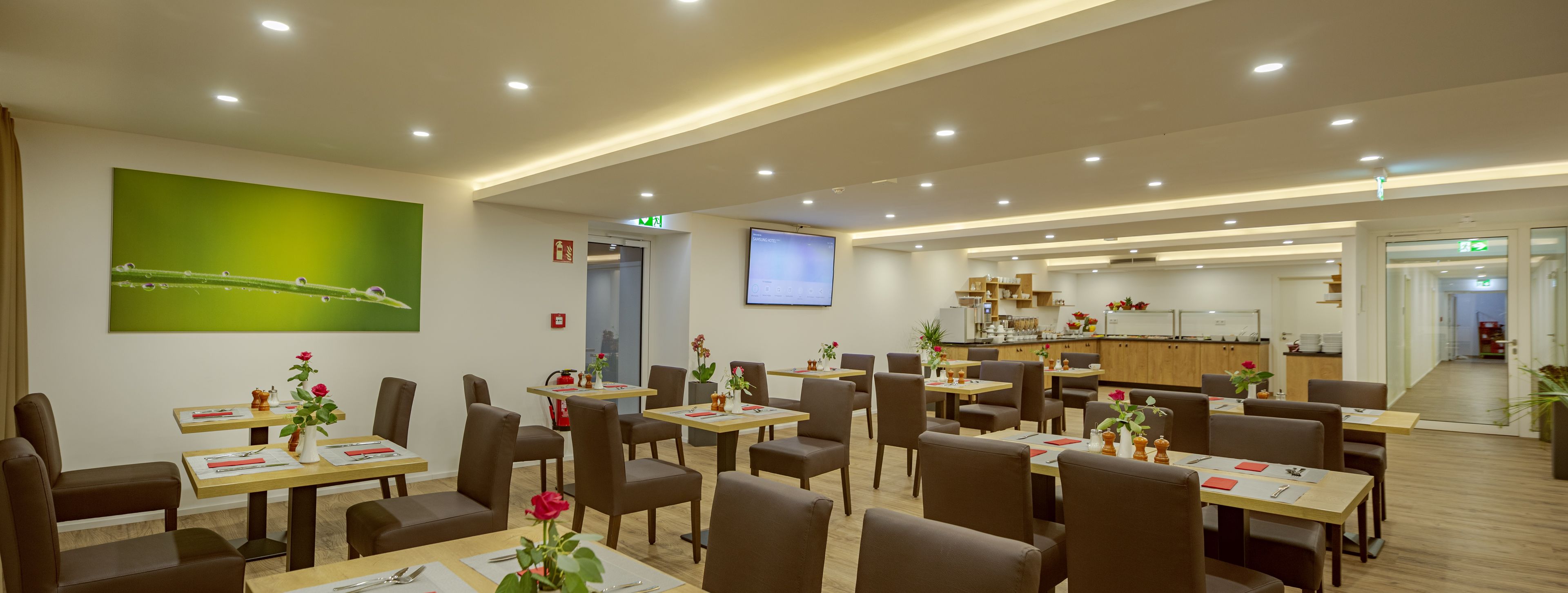 daily continental breakfast (eur 15 per person)