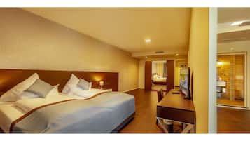 1 dormitorio, ropa de cama de alta calidad, minibar y caja fuerte