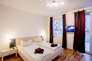 Apartment, Terrace | Soundproofing, free wired Internet, bed sheets - Ferienwohnungen Eicher Fritz Reuter Straße (Rostock)