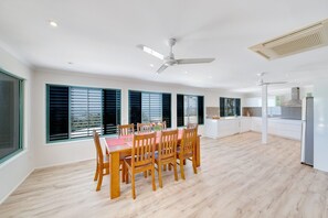 Dining - RESORT STYLE LIVING NEAR BEACHFRONT (Lammermoor)