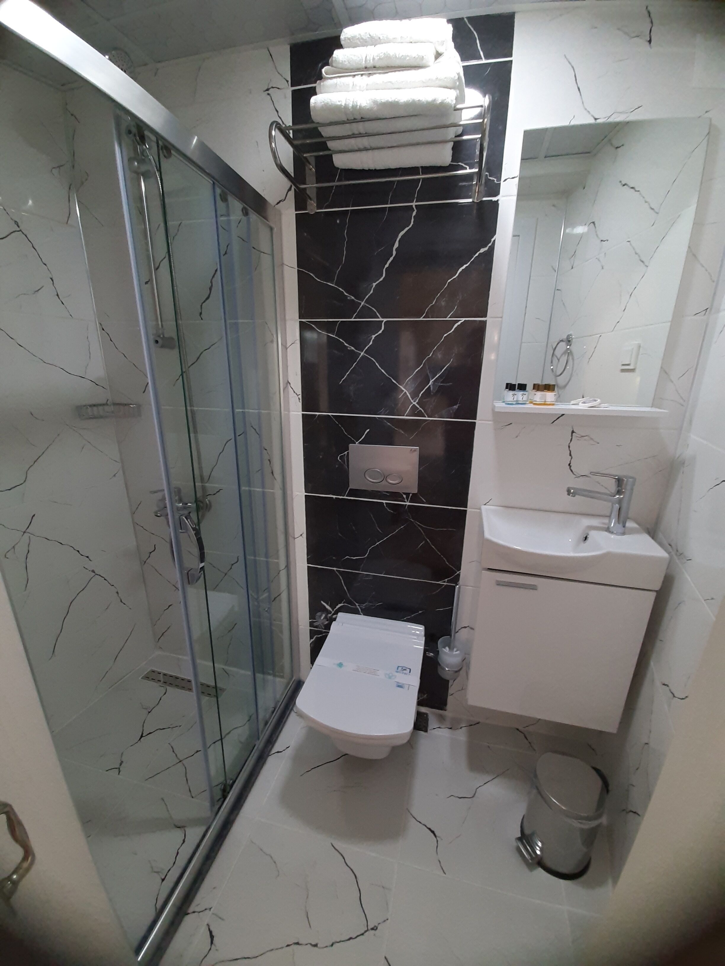 standard double room with castle and harbor view | bathroom | shower, free toiletries, hair dryer, towels