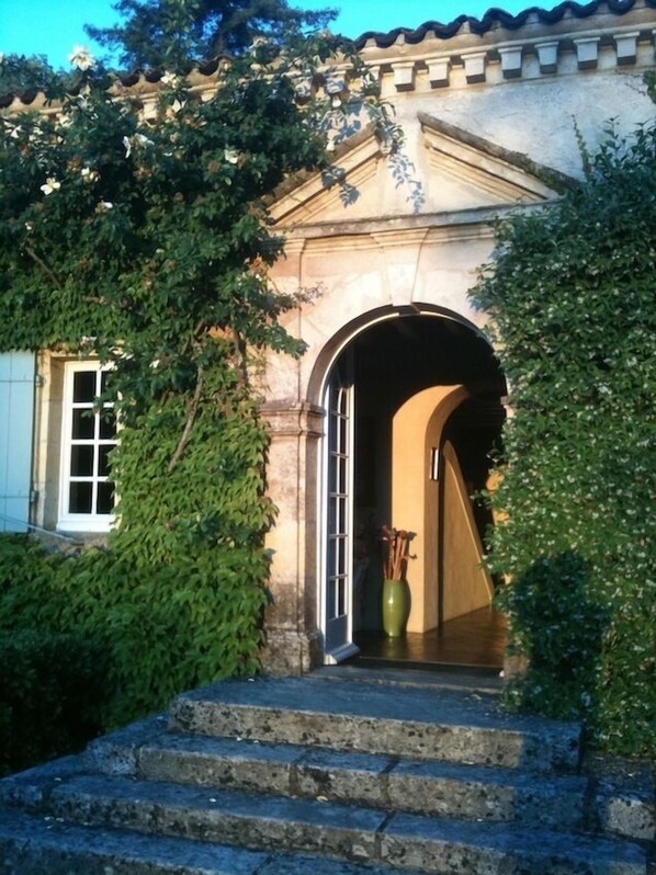 Property entrance - Domaine de l'Espelette (Haux)