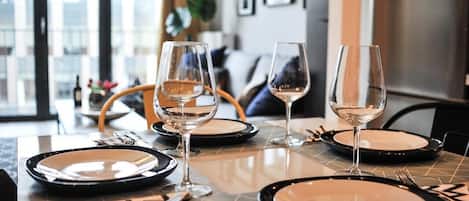 Deluxe Apartment, 1 Bedroom | 1 bedroom, iron/ironing board, free WiFi, bed sheets