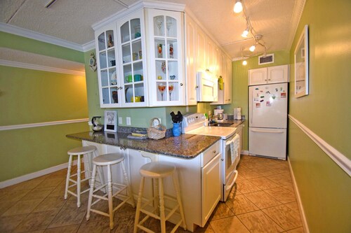 Seatime 303S-Oceanside 136th St, Free WiFi, Pool, Elev, W/D, AC