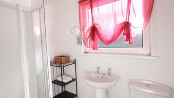 Cottage, Private Bathroom | Bathroom