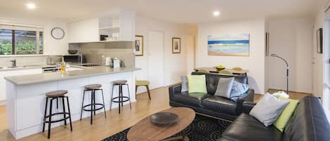 Smart TV, DVD player, stereo