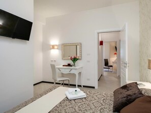 In-room safe - Prime Vatican Suite (Rome)