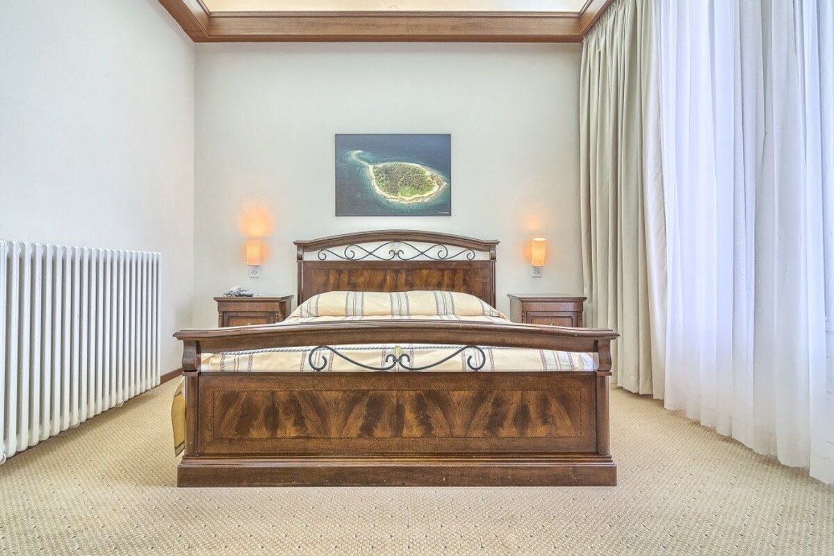 Junior suite, balkon, uitzicht op zee | 1 slaapkamer, een kluis op de kamer, gratis wifi, beddengoed