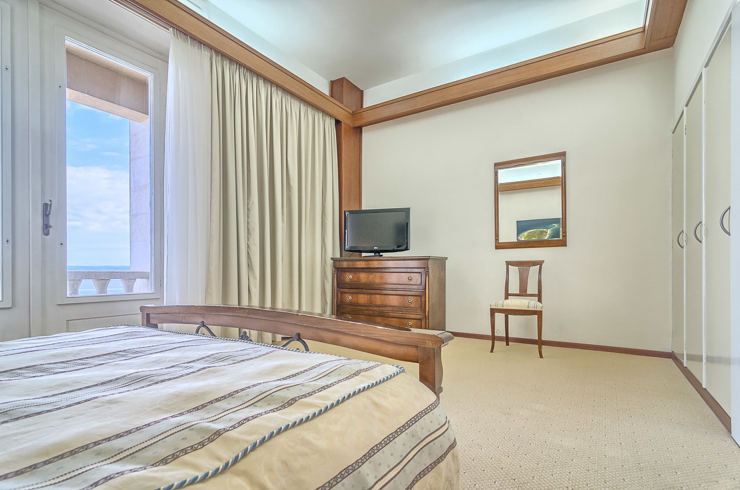 suite, balcony, sea view | 1 bedroom, minibar, in-room safe, desk