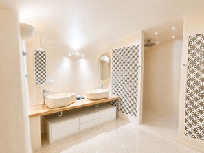 Villa, 3 Bedrooms, Sea View | Bathroom
