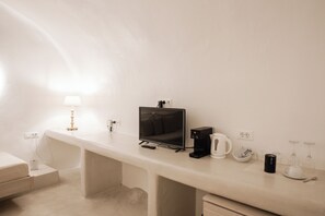 Signature Cave Suite, Outdoor Hot Tub | Wohnbereich