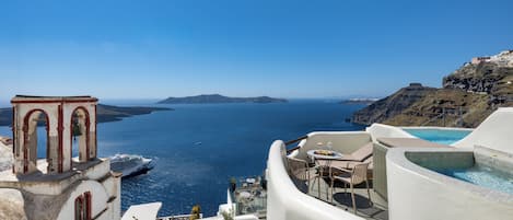 Basic Studio Suite | Balcony