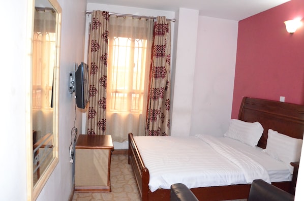 Standard Double Room | Desk, free WiFi, bed sheets