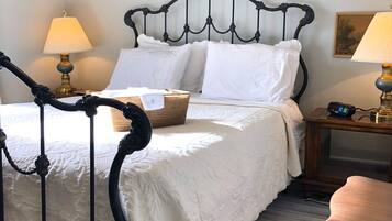 4 slaapkamers, een bureau, een strijkplank/strijkijzer, gratis wifi