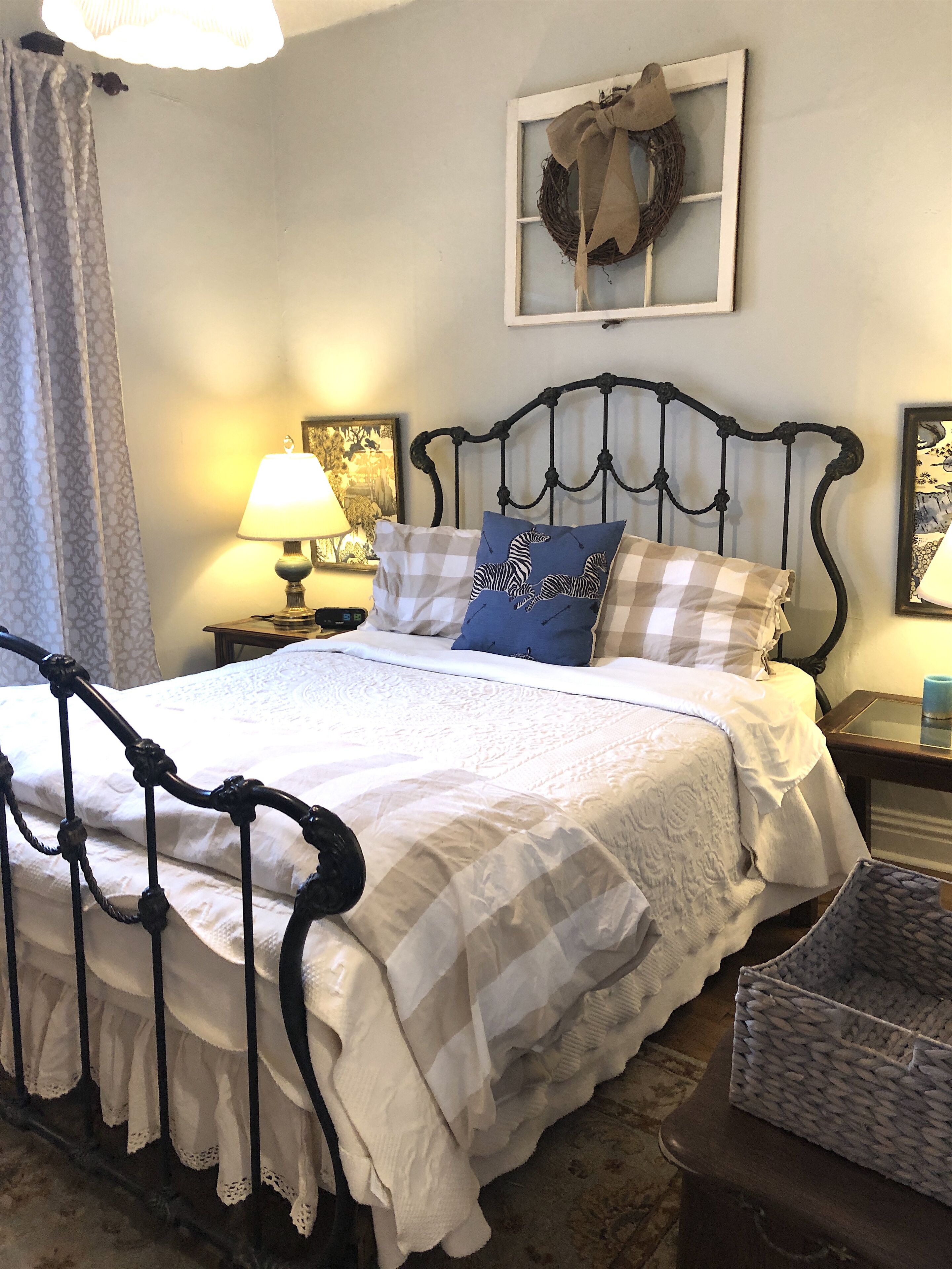 4 bedrooms, desk, iron/ironing board, free WiFi