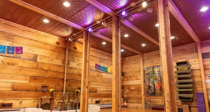 Enchanting 7BR Villa: Event Hall, Horses, Labyrinth, Wellness Center, fresh eggs