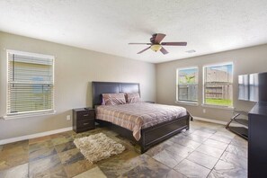 4 makuuhuonetta, silitysrauta/-lauta, Wi-Fi