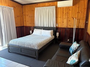 5 Schlafzimmer, Bügeleisen/Bügelbrett, kostenloses WLAN, Bettwäsche