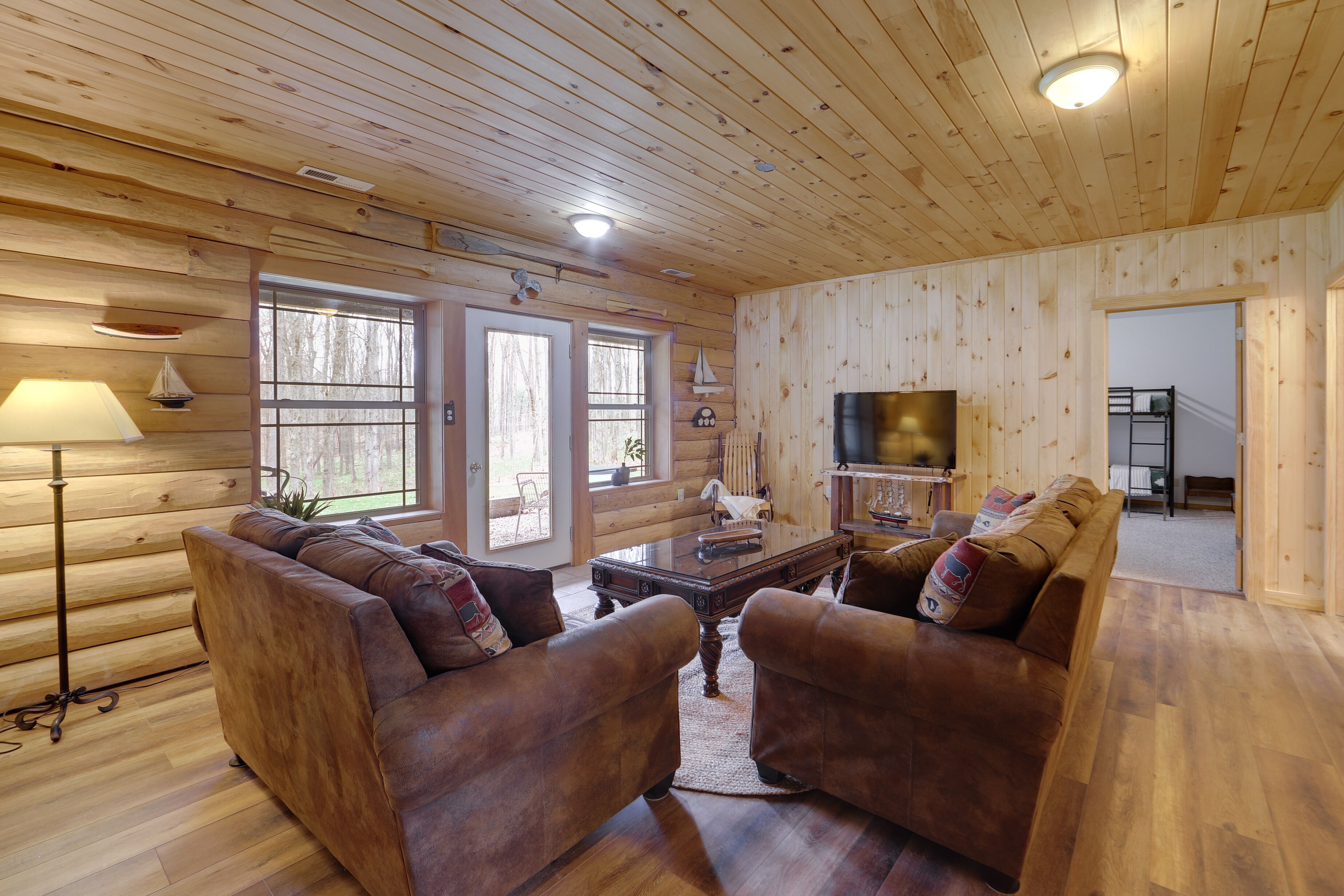 TV, fireplace, DVD player, books
