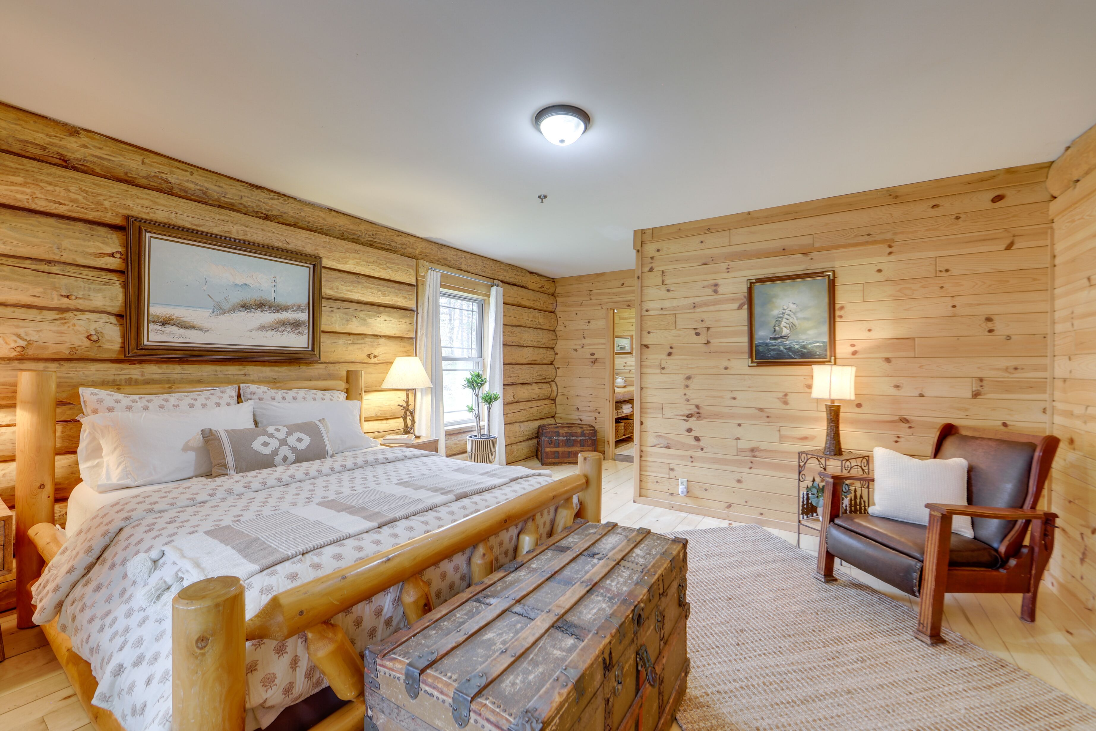 5 bedrooms, iron/ironing board, travel cot, Internet