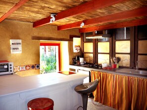 Shared kitchen - Les Gîtes du Couvent, Bretagne (Camlez)