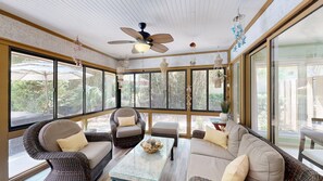 Smart TV - Third Row Private Home with Large Private Pool and Spa! (Hilton Head)