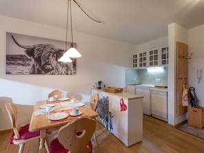 บิสซิเนสอพาร์ทเมนท์, 1 ห้องนอน, ระเบียง (Ferienwohnung 8) | บริเวณนั่งเล่น | ทีวีจอแบน