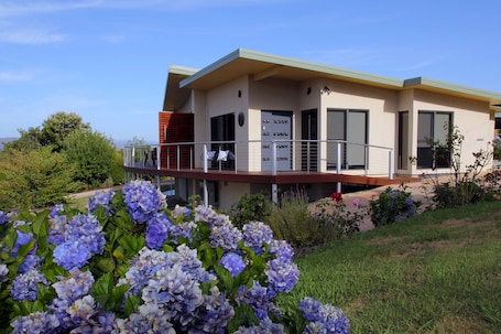 Exterior. Ou+look BnB - Modern Luxury Apartment