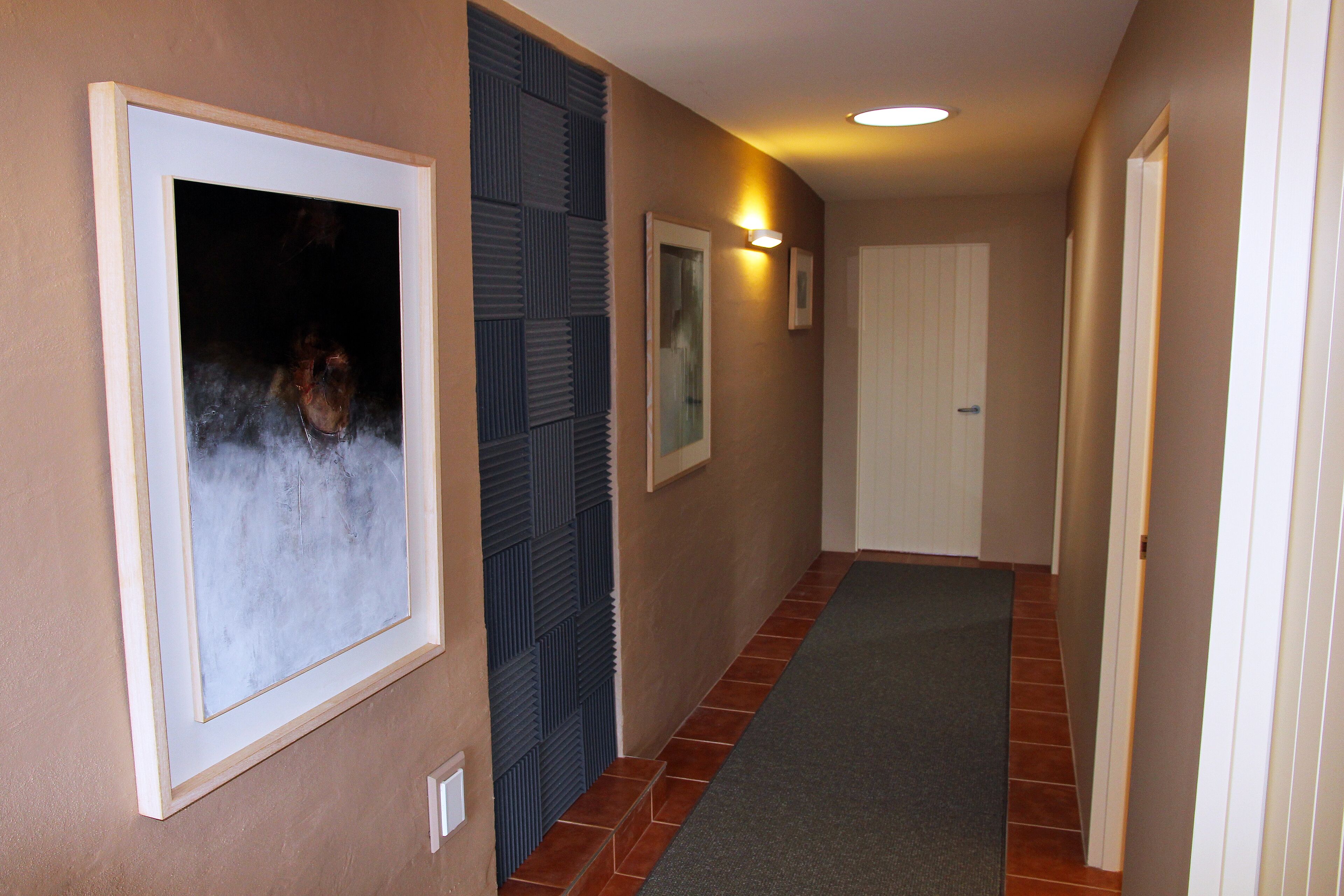 Ou+look BnB - Modern Luxury Apartment — image 17