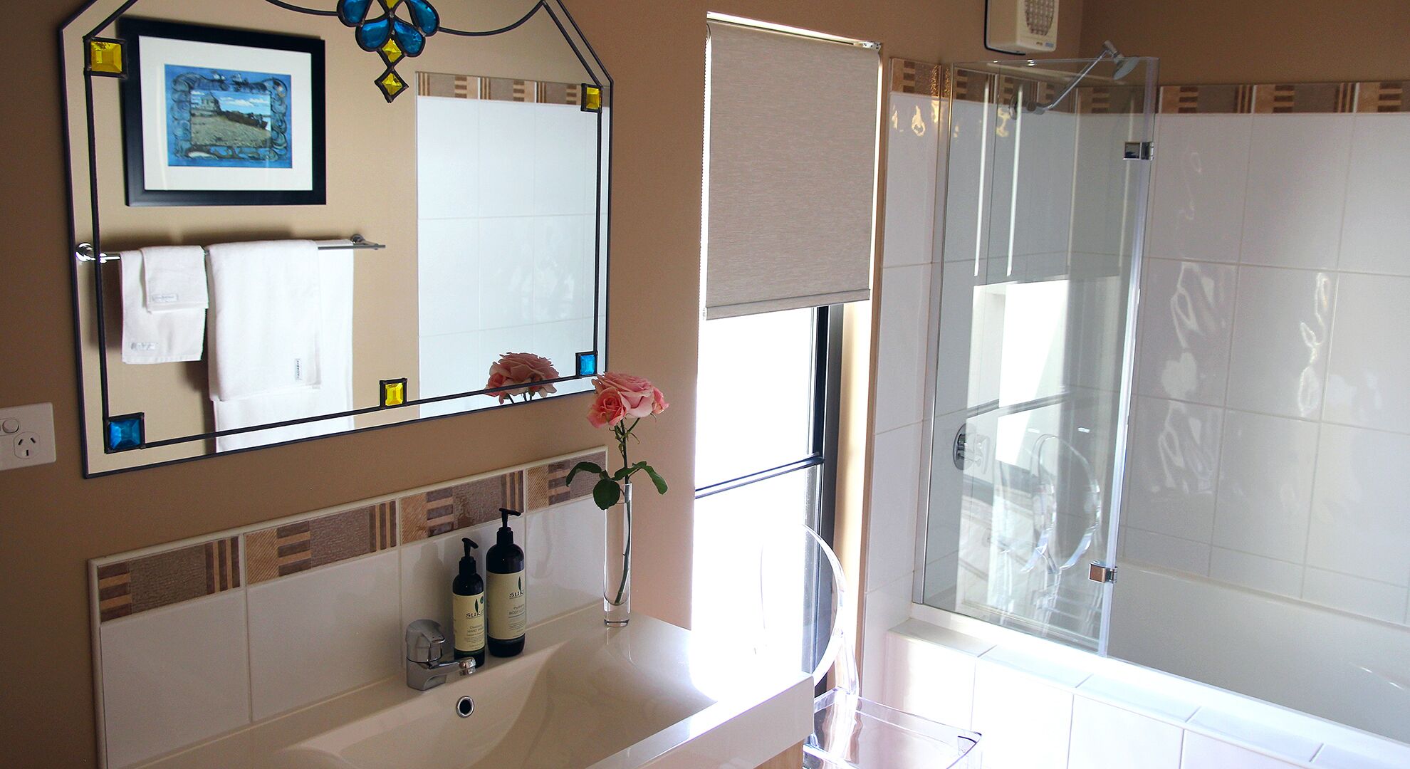 Ou+look BnB - Modern Luxury Apartment — image 13