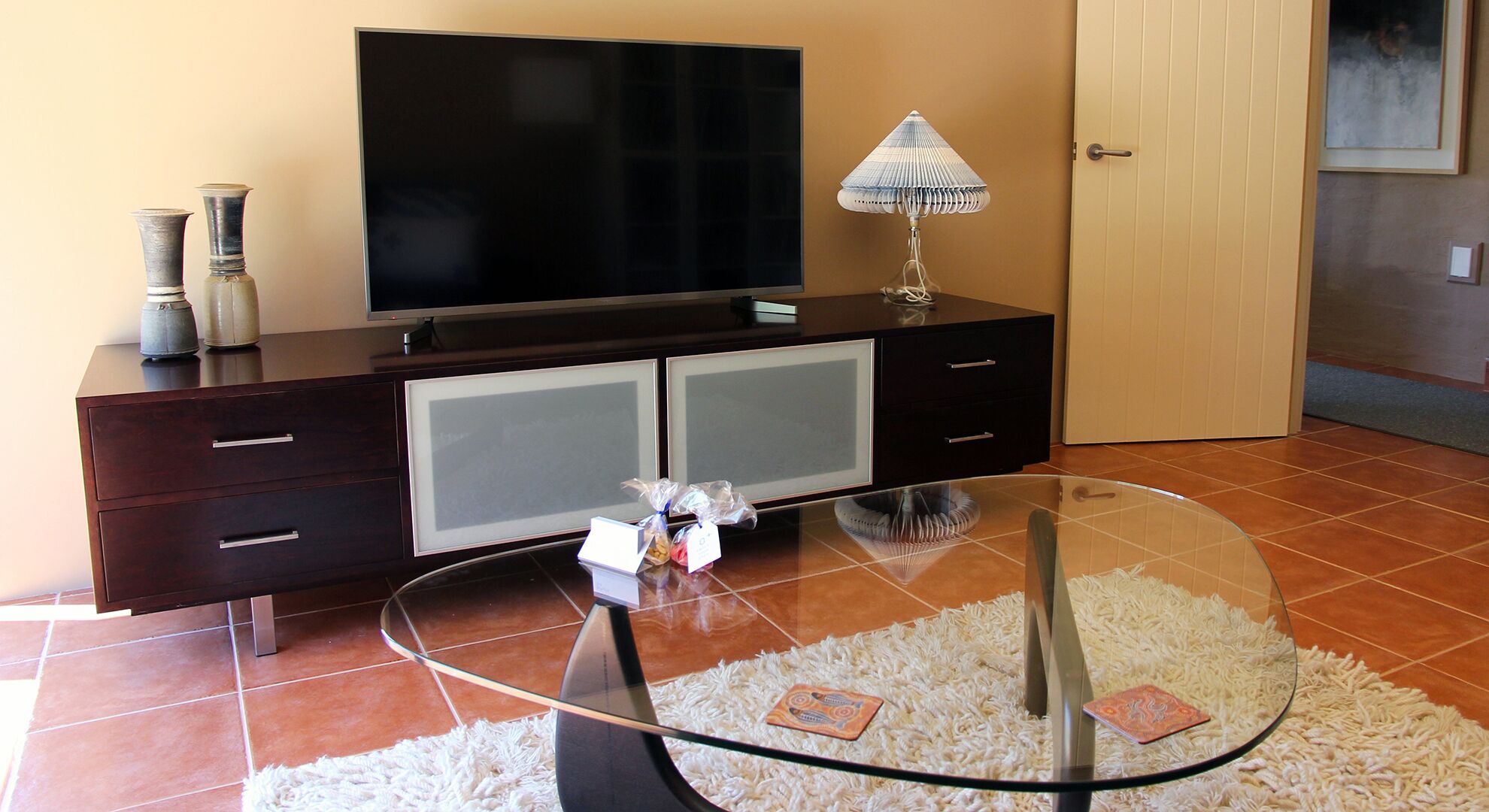 Ou+look BnB - Modern Luxury Apartment — image 10